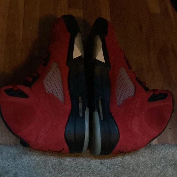 Jordan 5 “Raging Bull” - Picture 5 of 6